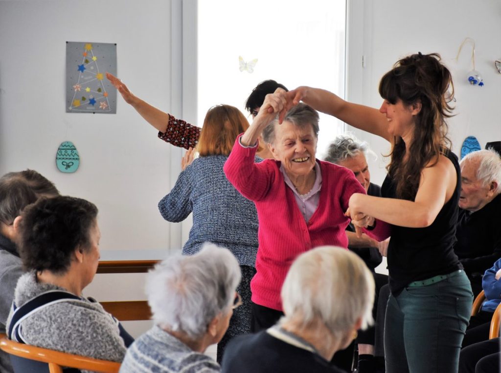 Cours de danse en ehpad à Bordeaux Libourne