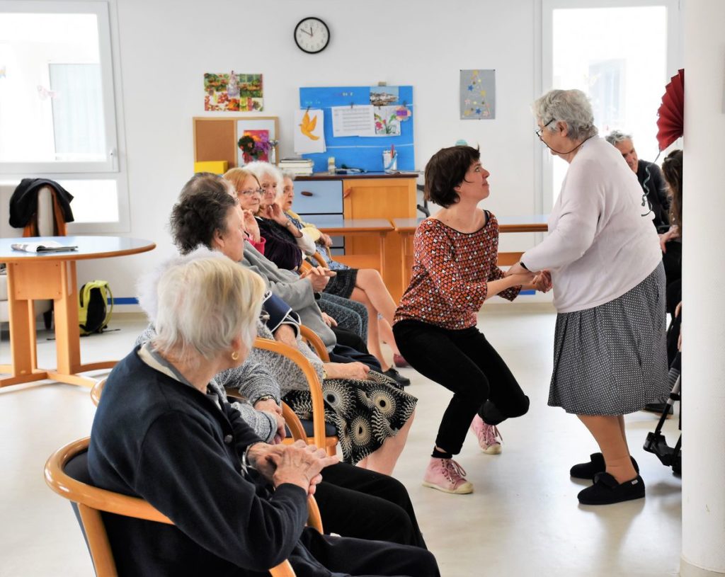 danse de salon en EHPAD à Bordeaux, cours de danse pour résidents d'EHPAD à bordeaux, mérignac, bruges, talence, pessac, bouliac, professeur de danse diplomés