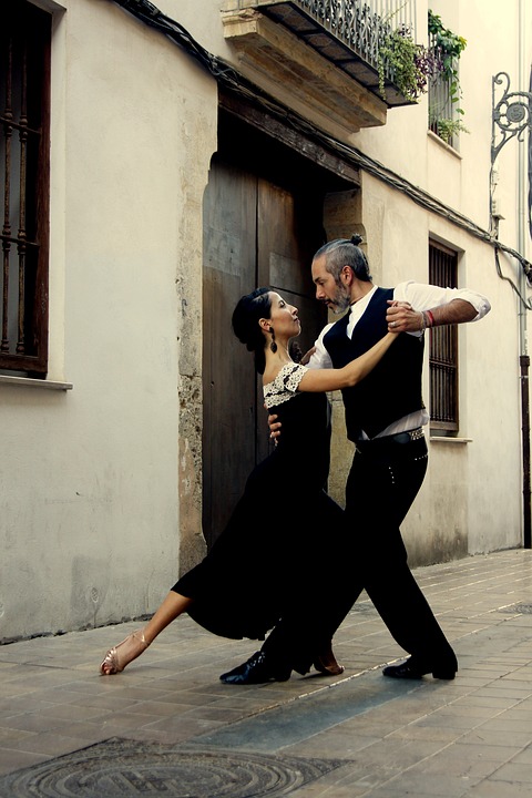 Tango, cours de danse à domicile pour tous les niveaux