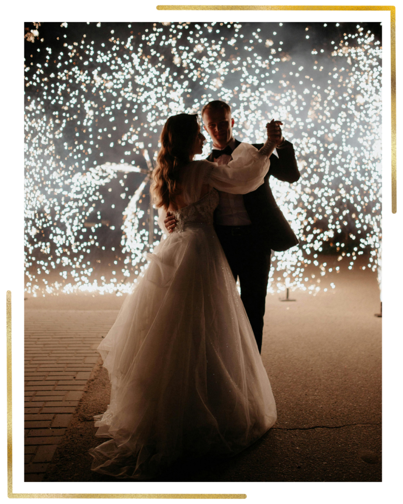 Futurs mariés dansant leur ouverture de bal mariage 2026 à Bordeaux