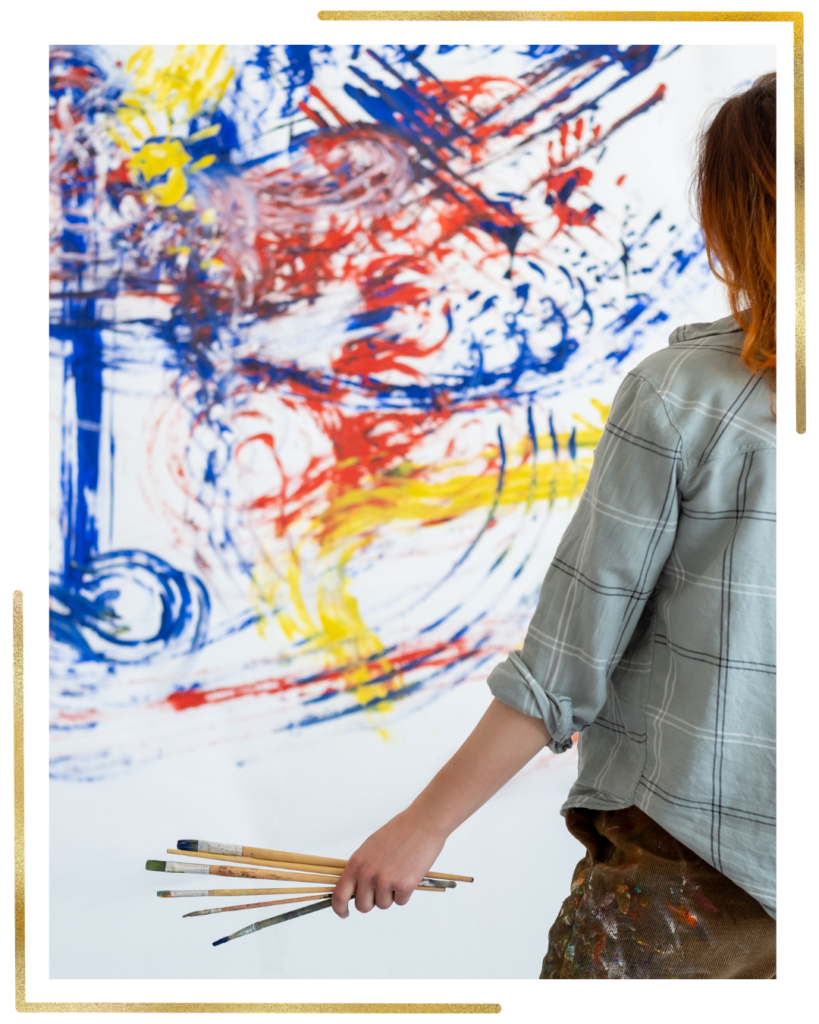 Danse thérapie créative : mains et pieds sur la toile